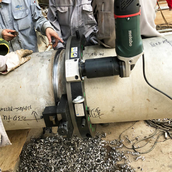 Lightweight Clamshell Pipe Cutting Machine 20"–26" High Performance