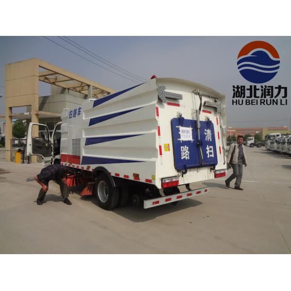 DFAC 4x2 RHD Euro III Road Sweeping Truck for Road Surface Cleaning