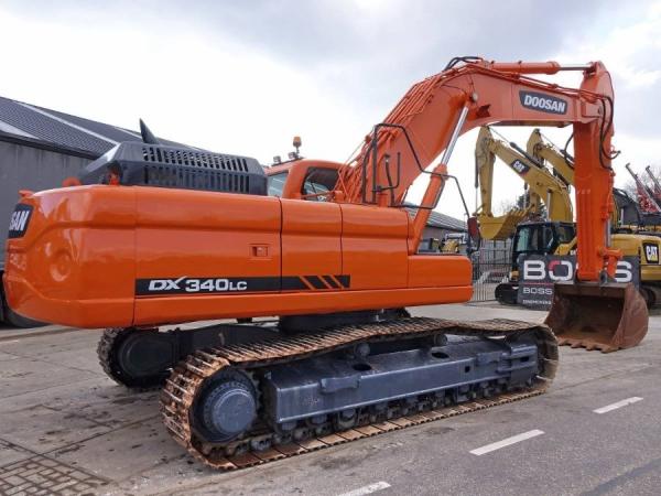 1750KW DX340LC Excavateur Doosan ancien et d'occasion