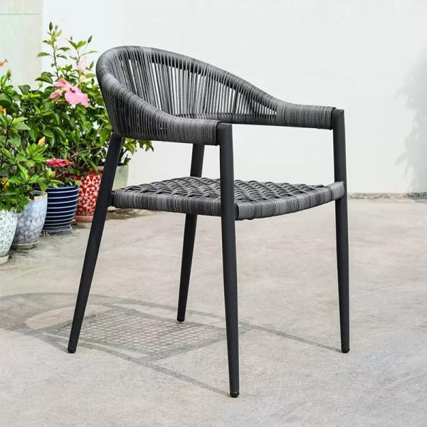 Chaise de jardin en plein air Chaise en rotin patio de loisirs pour la table à manger résistante aux intempéries Chaise à tricoter à la main