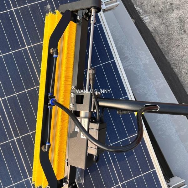 Meilleur procédé de nettoyage Purification par eau froide Panneau solaire avec pôle d'extension télescopique de 24 pieds