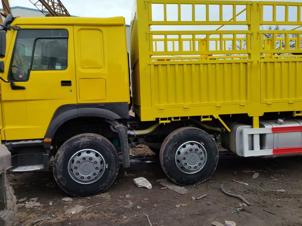 Подержанный Sinotruk HOWO 8*4 Грузовой грузовик 12 колес Вейчай двигатель 351-450 л.с. 6-8 л. емкость