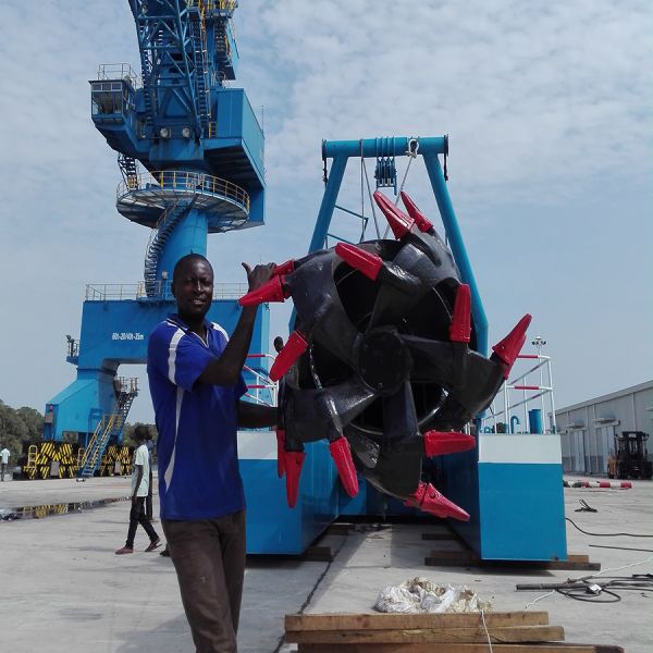 Marine Engine Cutter Suction Dredger with 10/8 Inch Pump 800 M3/H Water Flow
