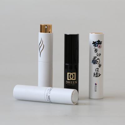 Atomizador recarregável plástico do perfume da cor branca cosmética vazia da garrafa de perfume