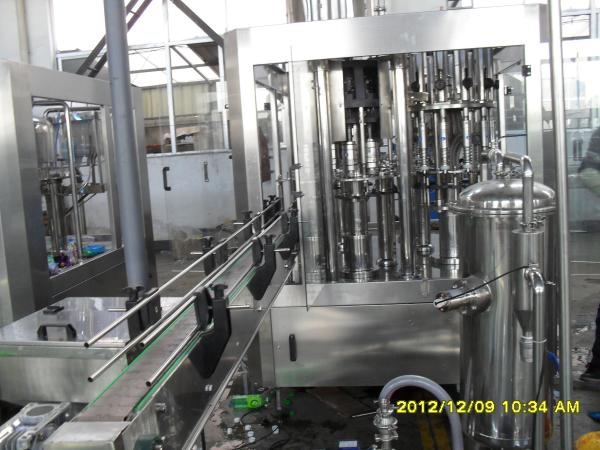 3 em 1 equipamento quente do engarrafamento de BPH da máquina de enchimento 4000 - 6000 do leite de Monoblock