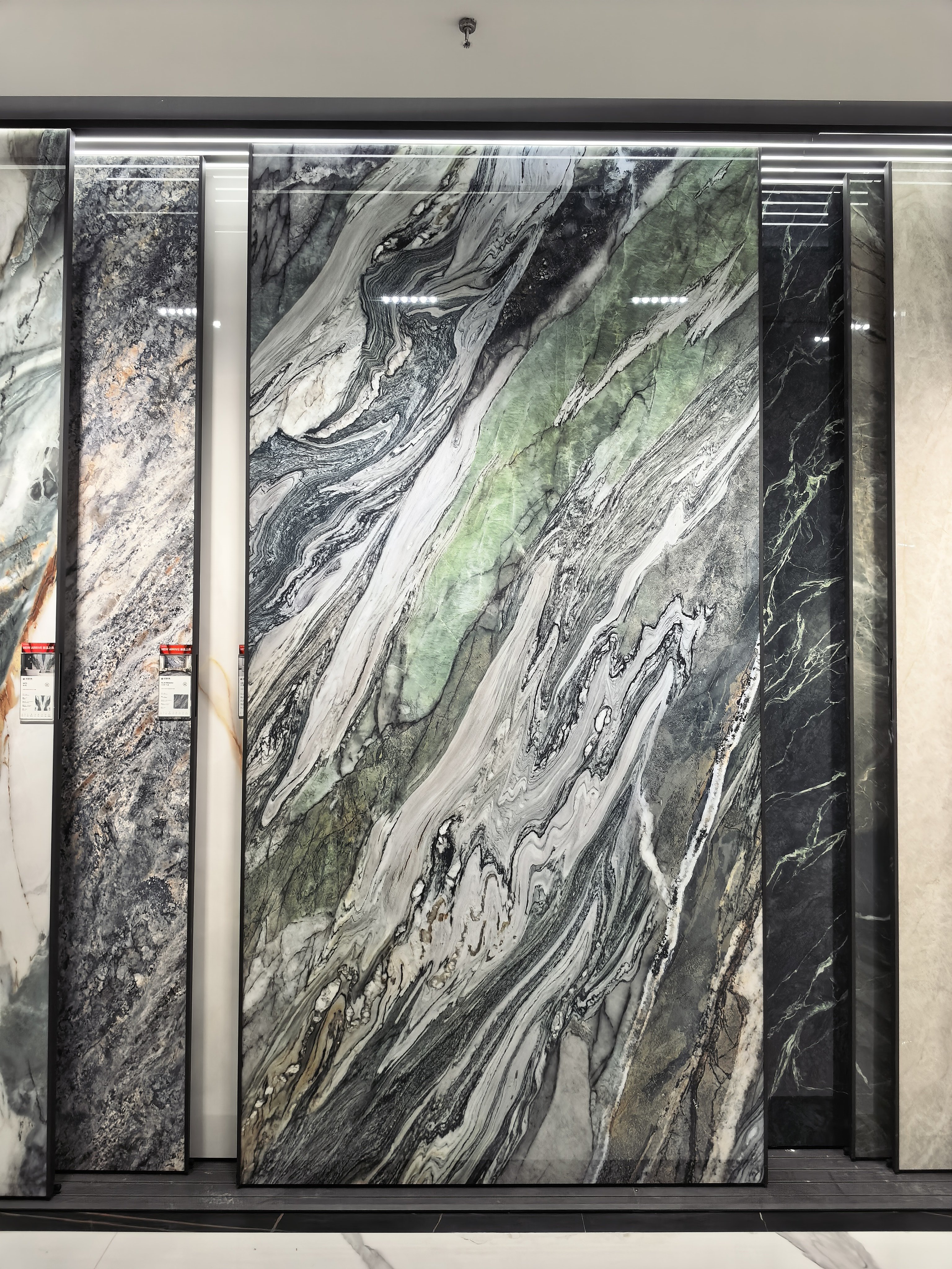 Firebrick and Stain-resistant Green 1600x3200x12mm Polished Sintered Stone Slab AAA Grade for Living Room and Project