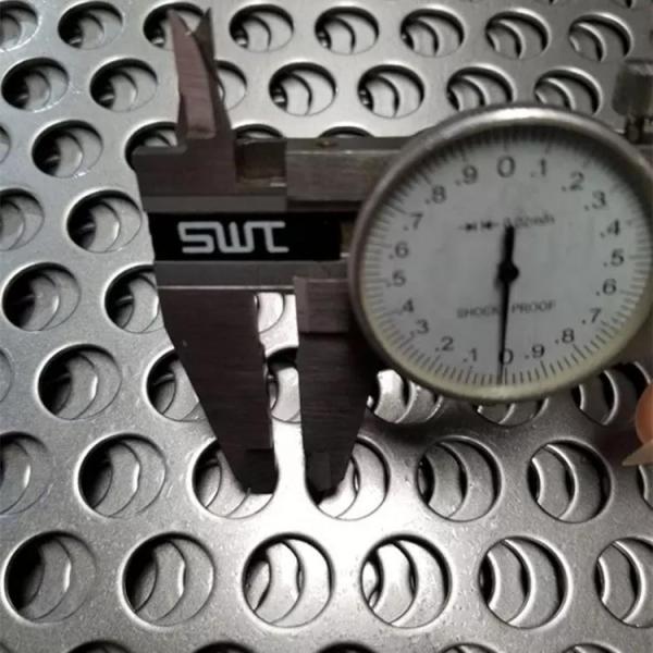 Metal Mesh Perforted Stainless Steel Sheet 301 304 0.3mm 3mm Hole Duplex Plate