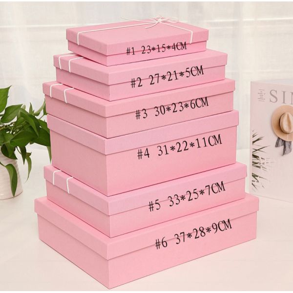 Paperboard Pink Magnetic Closure Gift Packing Box For Clothing Packaging Clamshell Design
