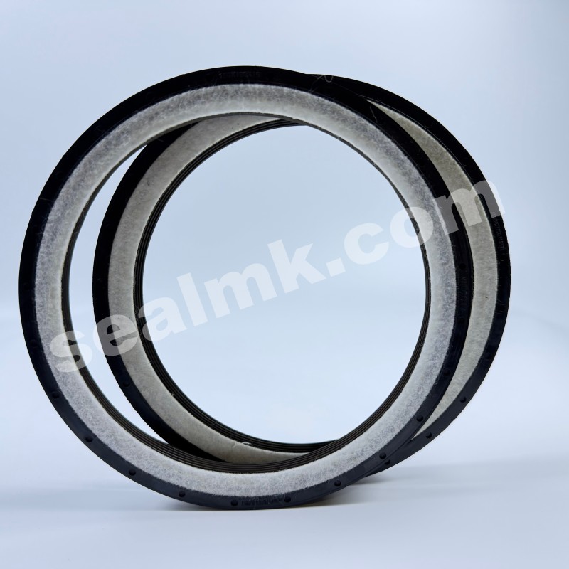 150*180*15 | Compatible with Volvo / Renault OEM Part Numbers: 22086413, 7408148259, 7422086413
Elring Part Number: 545.800