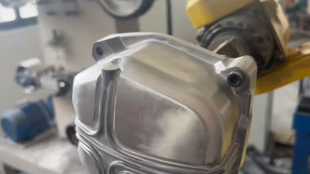 Robot Precision Grinding and Polishing for Motorcycle Engine Aluminum Alloy Cover Housing