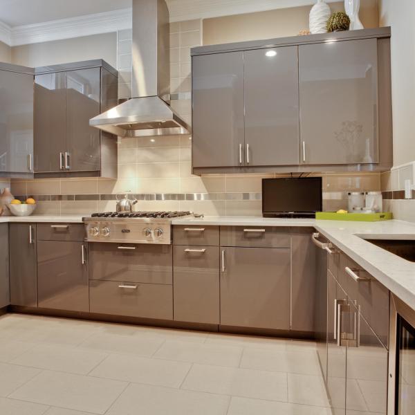 U Shape High Gloss Dark Grey Lacquer Electric Touch Open Kitchen Cabinets For Villa