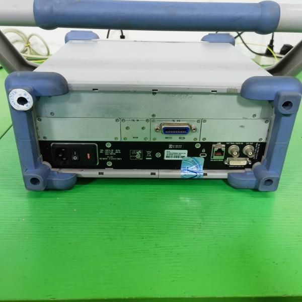 Rohde & Schwarz ZVL6 VNA  6 GHz Portable Vector Network Analyzer