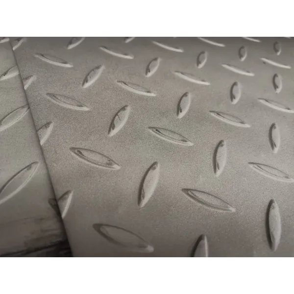 SUS304 SUS316L Hot Rolled Polished Stainless Steel Checkered Plate with Customizable Patterns