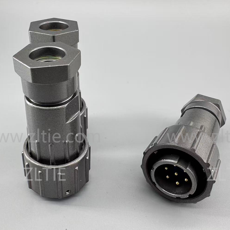 FQ18 Series 7-Pin Straight Female Plug