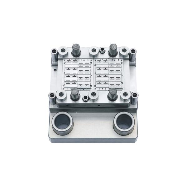 Обрезка формования матриц для полупроводников