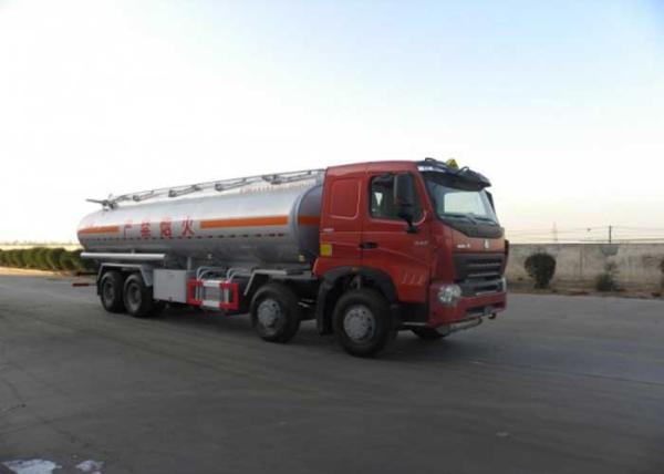 caminhão de tanque do óleo de 8X4 LHD Euro2 336HP, caminhões do transporte do óleo 30CBM bruto