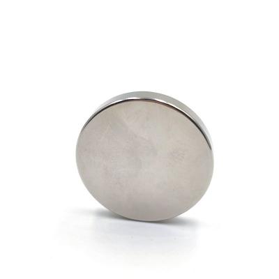 Customizable Round Neodymium Magnets N33M-N50M With Axial Magnetization Direction