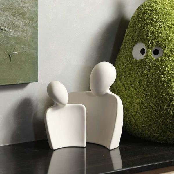 Modern Bamboo-Integrated Porcelain Lovers Statue Abstract Art Figurine for Home Decor