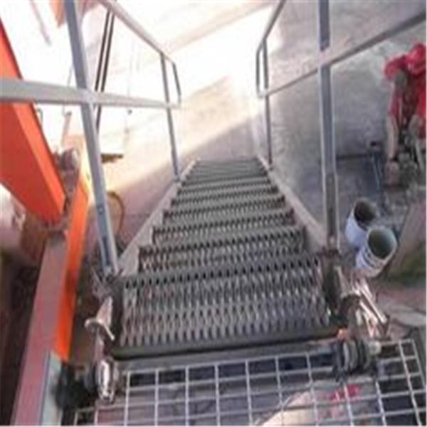 Galvanized Slip Resistant Steel Grip Strut Punching Plate Anti Skid Serrated Walkway