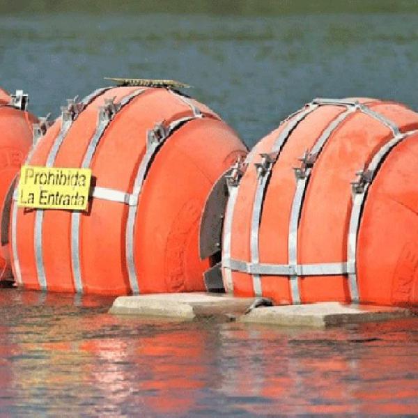 Versatilidade Barreiras flutuantes fluviais Barreiras de segurança flutuantes cilíndricas