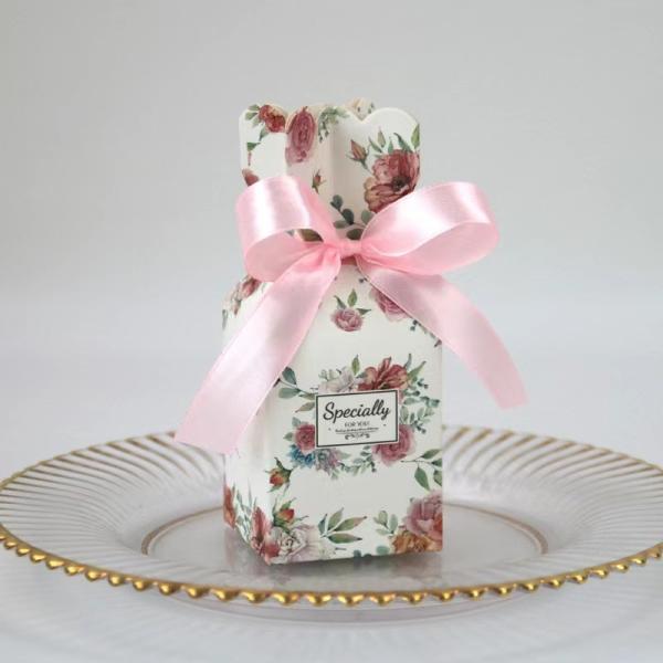 ODM 5*5*12cm Candy Chocolate Wedding Paper Box With Ribbon
