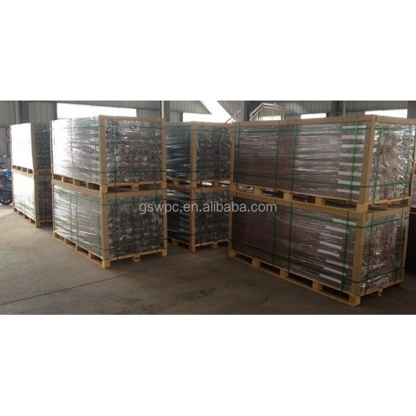 300 x 300 tejas de madera decorativas de la cubierta de Redrose Diy del piso de los paneles de pared de Wpc que entrelazan