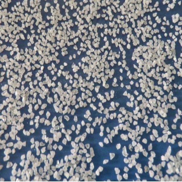 Белый расплавленный алюминий для нескользящих дорожных знаков Безопасный и безопасный материал