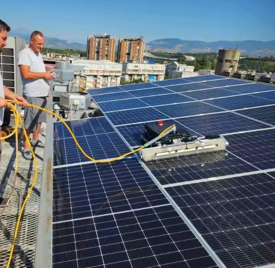 Solar Photovoltaic Cleaning Equipment Remote Control Automatic Solar Panel Cleaning Robot