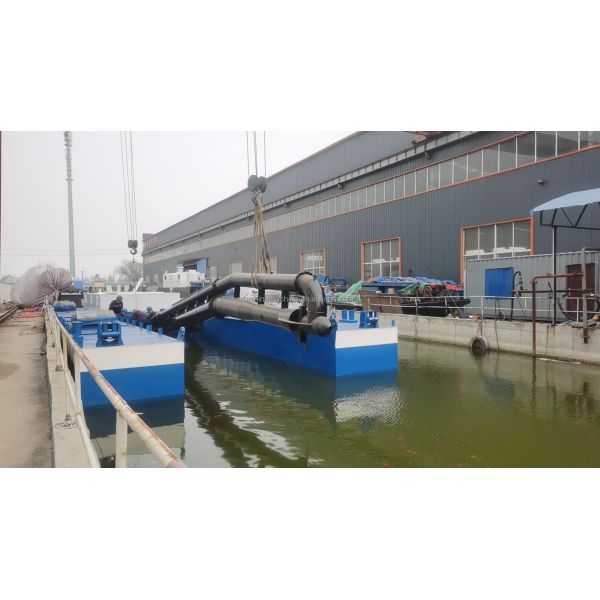 River / Sea Dredging Diesel Jet Suction Dredger With Multiple Pontoons