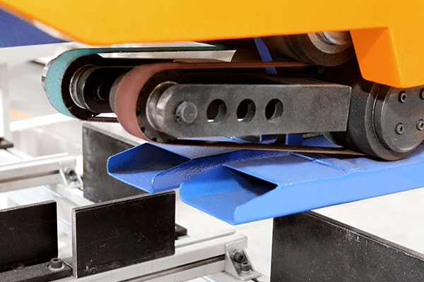 Управление оси CNC 3 сварочного аппарата 5000kg нержавеющей стали кухонных раковин