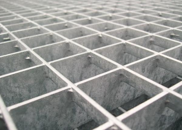 25 * 5 / 32 * 5 Pressure Locked Steel Grating Walkway 24 - 200mm Cross Bar Pitch