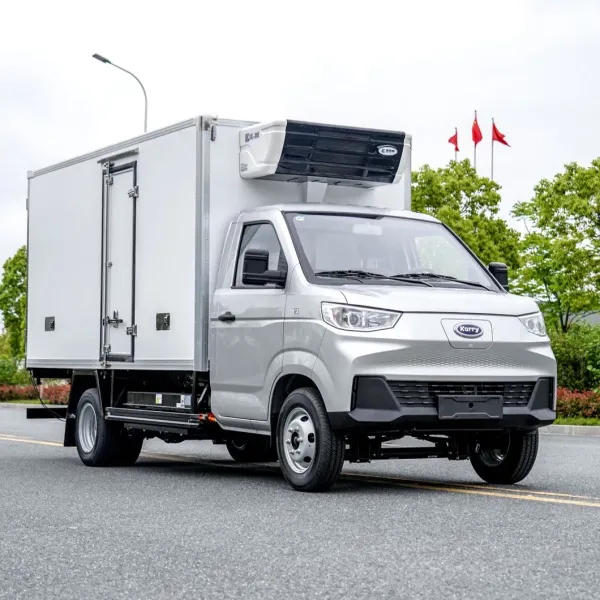 Dongfeng 6X4 Tractor with 40ton-50ton Transport Freezer Trailer Refrigerator Container Semi Trailer
