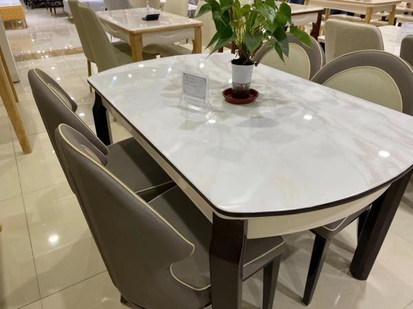 Living Room Solid Wood Dinette High Hardness Strong Wear Resistance