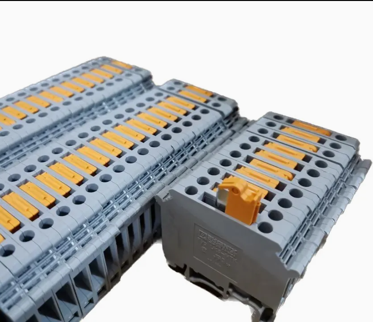 Phoenix Contact 3004032 UK 5-MTK-P/P Knife-disconnect terminal block with 500 V 16 A Screw connection