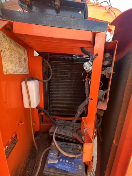 5850 kg de segunda mão Em bom estado Hitachi ZX60 com 0,22m3 Capacidade de balde Venda quente