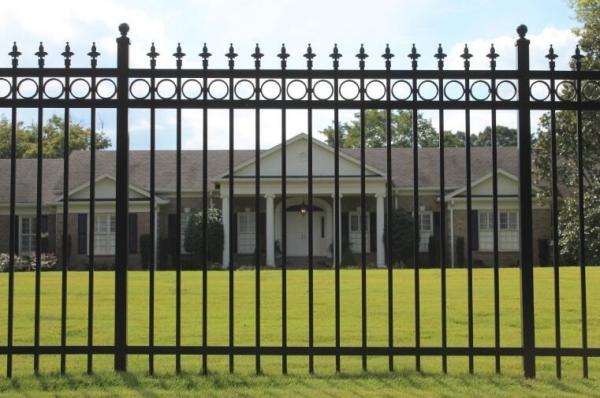 1.8mH 3 Rails Galvanized Wrought Iron Fence Panels , Decorative Metal Fencing