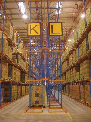4000kg Height Density Narrow Aisle Pallet Racking For Warehouse Storage