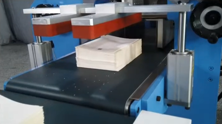 Automatic Punching Machine Splitting Needle Adjustment For Hardcover Cases Cardboard PP Sheet