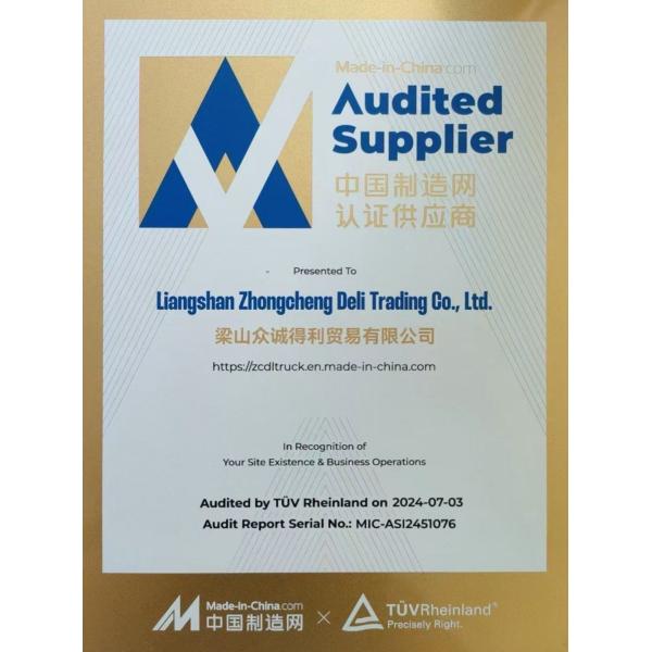 Sinotruck de alta capacidad HOWO 6*4 10 ruedas Camión de tanque de combustible 18 cuadrado con certificación DOT