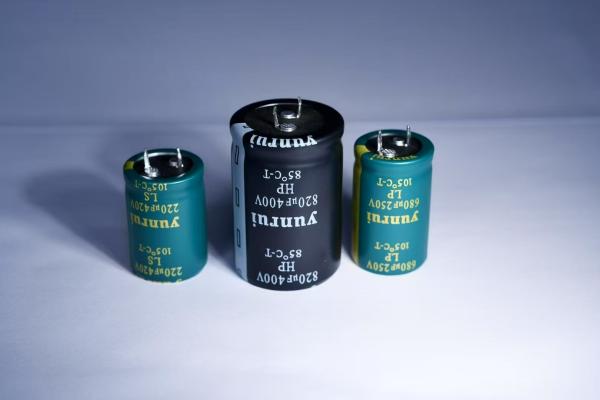 High Quality Aluminum Electrolytic Capacitors | Factory Direct Supply