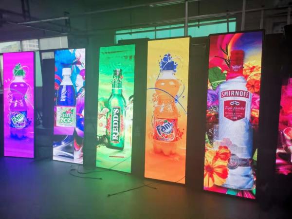 Conseil de publicité portatif de P3 LED, panneau d'affichage RVB SMD 2121 d'affiche de miroir