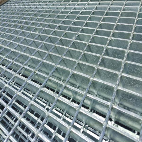 Grils galvanisés plongés chauds de plancher en métal, acier Mesh Grating de couverture d'arbre de drainage