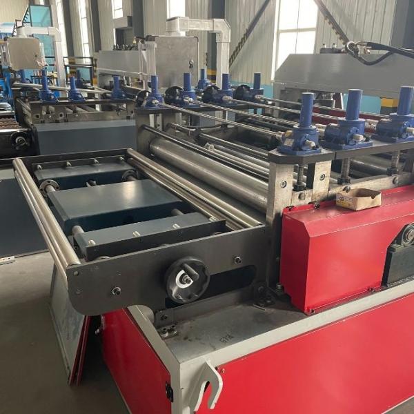 Máquina de endireitação de metais 600 mm-1600 mm Máquina de nivelamento de chapas de aço Controle PLC