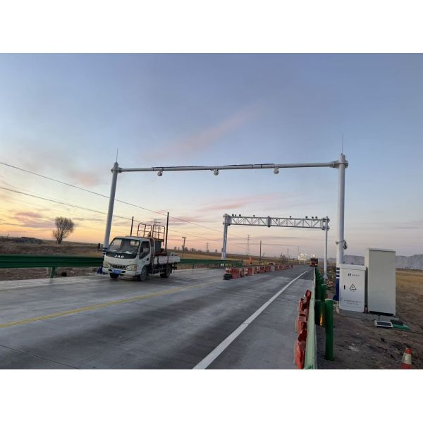 Digital And Analog Traffic Monitoring Device Offering 3 to 10 Percent Error Rate Data Output Format for Traffic Data Reporting