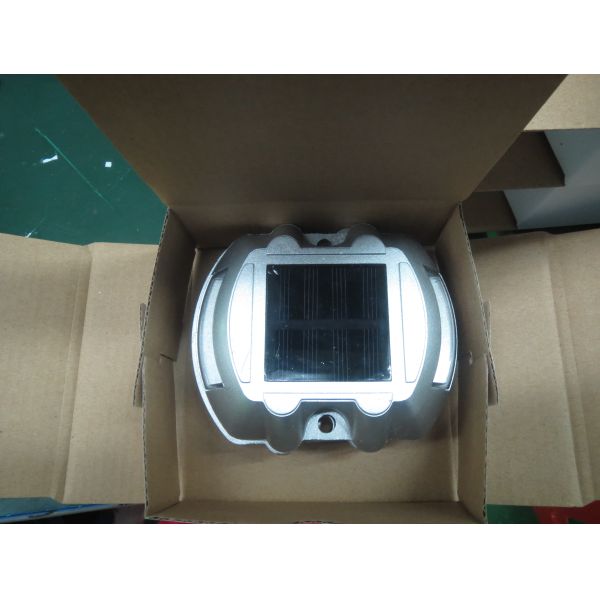 Solar LED Road Stud Cat Eye Reflective Raised Road Signs Aluminum Waterproof IP68 High-Intensity Prismatic Traffic Guidance