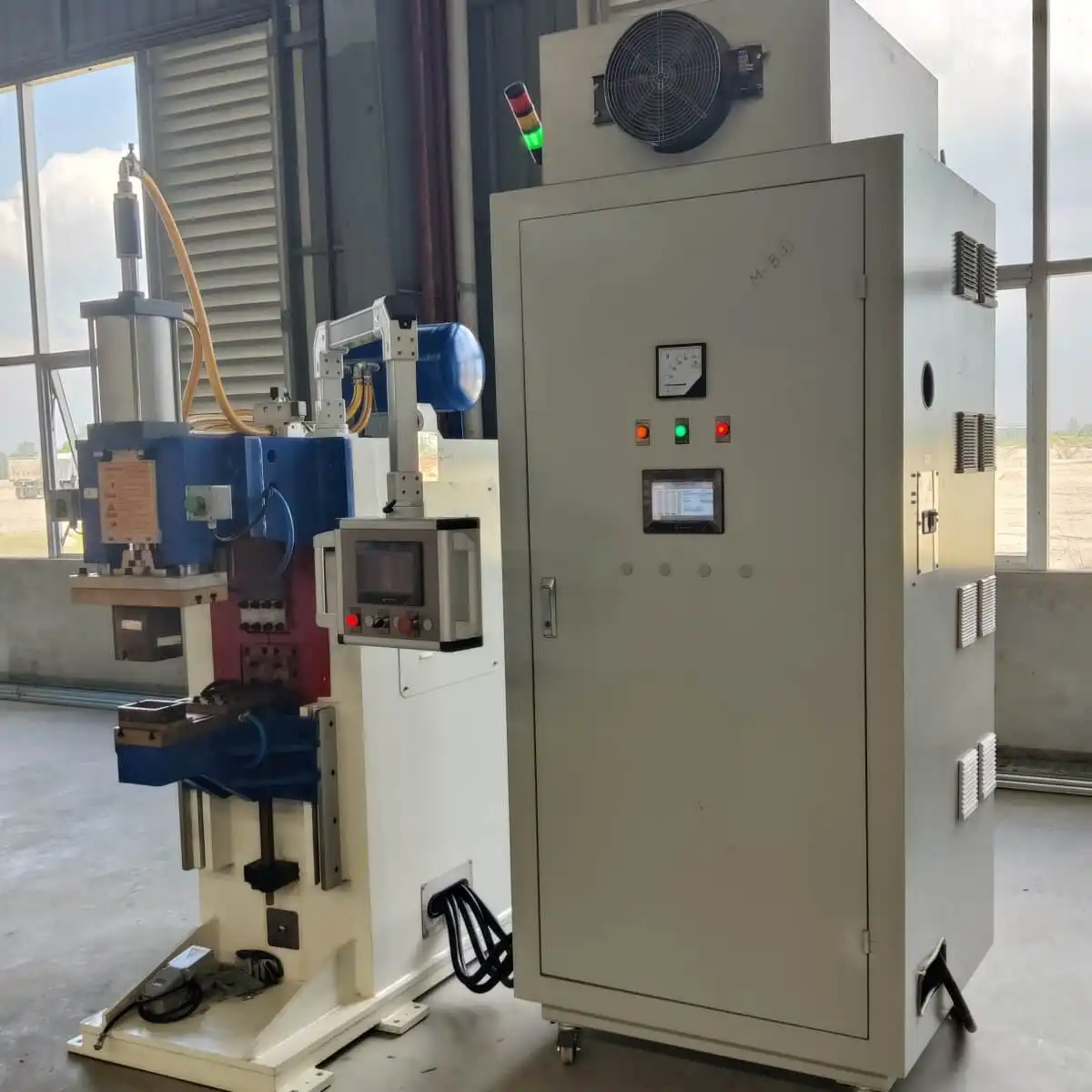 Máquina de soldadura automática de punto con estante de horno de acero inoxidable