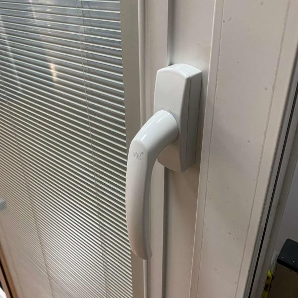 Side Opening Soundproof Patio Doors Exterior Aluminum Sliding Doors With Inner Shutter Handle Lock Control