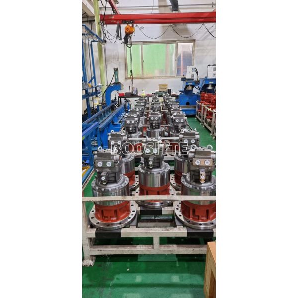 Hyundai R250LC9, R250LC9A, R260LC9S Swing Motor For Excavator 38Q7-11101 Swing Hydraulic Motor