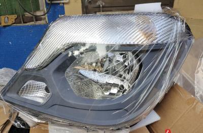 OEM Mercedes Benz 9068202861/ 9068202961 Head Light Lamp