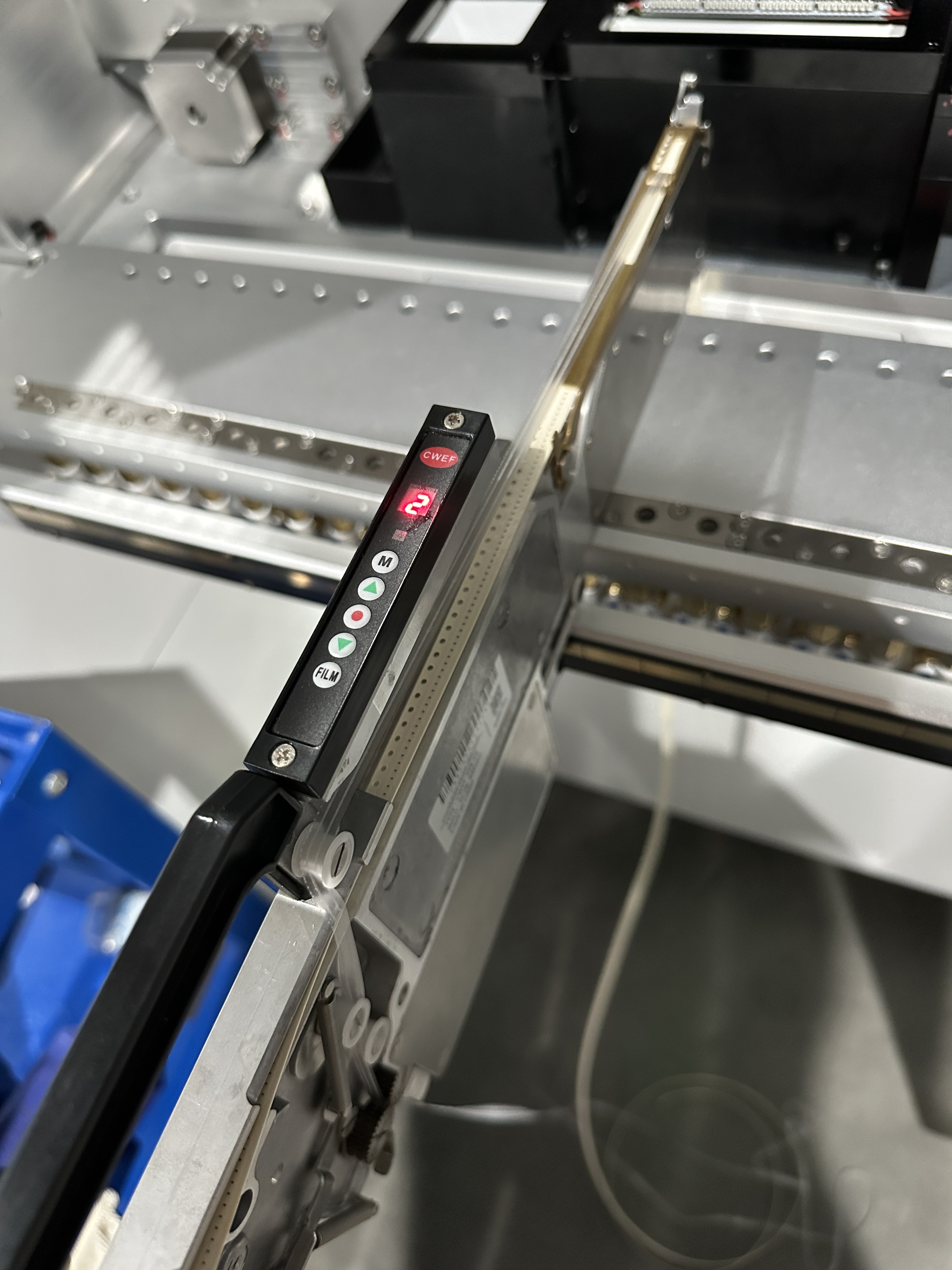 Charmhigh CHM551 SMD Pick And Place Machine высокая точность для 0201 / QFN / BGA